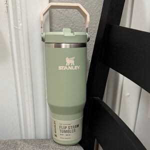 Stanley The Iceflow Flip Straw Tumbler 30oz.
